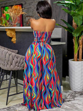 Zweiteiliges buntes Tube-Top und Hose mit weitem Bein